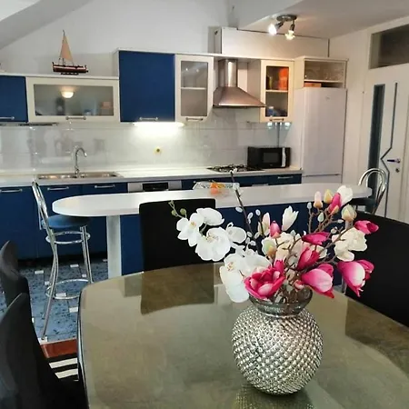 Dino Appartement Omiš