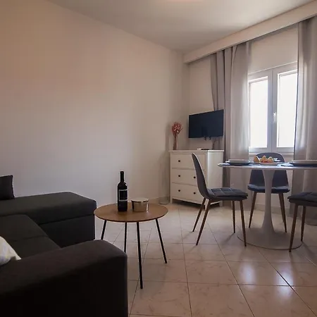 Apartment Dino *
